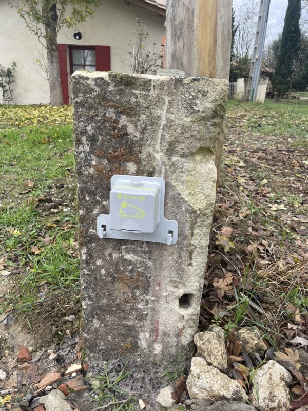 INSTALLATION DE BORNE DE RECHARGE